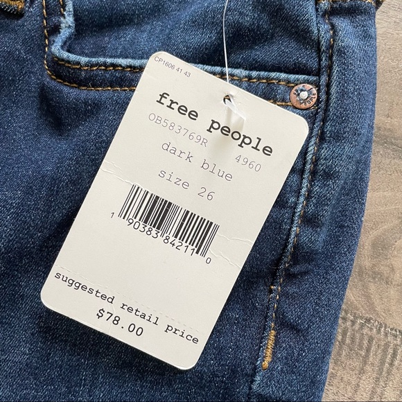 NWT Free People Busted Knee Jeans - Picture 6 of 6